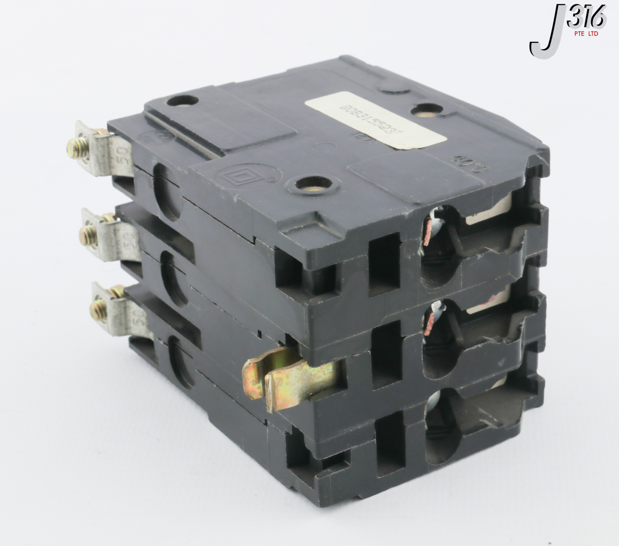 は 27316 SCHNEIDER ELE CIRCUIT BREAKER, SQUARE D, 3 POLE, 240VAC, 15A